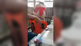 Đẳng cấp miền tây full clip địt vợ bạn thân ngay trên bàn nhậu
