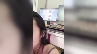 Giữa Game Và Em! Anh Chọn Ai? Ngồi Im, Không Em Rút Dây Điện Đó!!!!