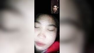 Thùy Minh show ngực với bạn trai