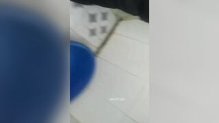 Sex Quay Lén Gái Việt Rửa Lồn Sau Khi Đái Trong Nhà Vệ Sinh 3