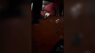 Mấy Lão Lái Công Ten Nơ Mà Nổi Hứng, Đêm Tới Toàn Gọi Gái Ngành Đi Tàu Nhanh Trên Xe!