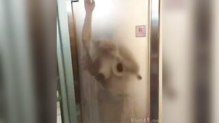 Ai cứu chị ấy đi, chỉ bị ma nhập kìa