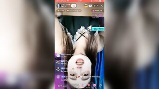 Show vú to trên tiktok của em gái dâm đảng