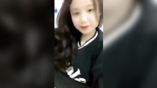 Em chubby dâm đãng lồn hồng thủ dâm