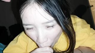 Đáng bú cu thì mẹ gọi