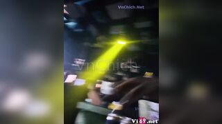 Cuối tuần đi karaoke khỏa thân ăn nhậu cùng anh em, vậy nó mới đẳng cấp chứ
