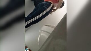 Quay trộm gái đi wc dâm