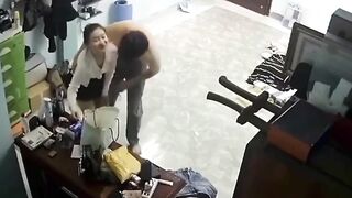 Vợ đưa trai về nhà địt chồng chồng soi cam thì phát hiện