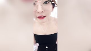 Lần đầu em gái Tắm show bướm