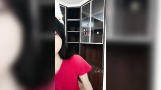 Ngực nhỏ dễ thương neo nhảy múa
