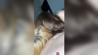 Đi du lịch cùng hội bạn thân được 2 cô bạn tranh nhau bú mút cưỡi ngựa 2