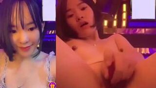 Nhân Viên Quán Karaoke Rãnh Rỗi Làm Thêm Live App Chat Sex