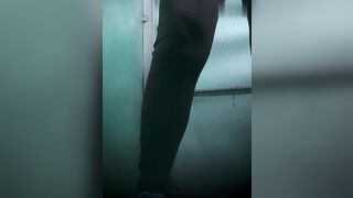(Clip Quay Lén) Gái Đi Đái Trong Nhà Vệ Sinh Nữ