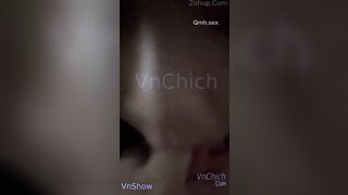 A địt e thôi để e tự xoa vú đi, chứ a sờ e nhột lắm, học sinh mà cỡ này