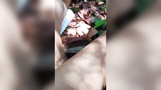 Đang đi dã ngoại nứng quá đè nhau ra địt sướng vl ra