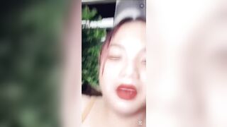 Gái Xinh Móc Lồn Nhảy Nước Ở Công Viên