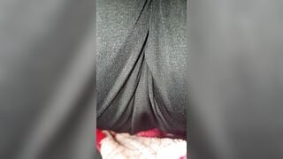 Định vạch lồn nhỏ em ra mà nó tỉnh dậy nhém bị phát hiện