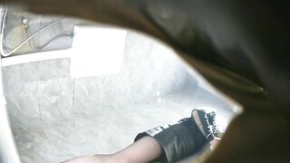 (Quay Lén) Clip Quay Lén Gái Đi Đái Trong Nhà Vệ Sinh Phần 4