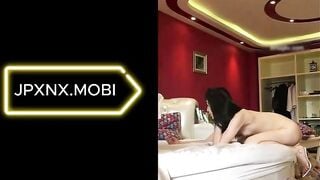 Dẫn vợ bạn thân đi chơi khách sạn lồng chim bị phát hiện và cái kết