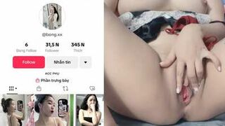 Clip Hot Bông Tiktoker Bong.xx Rình Mãi Mới Quay Được Cái Lồn Em