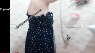 MBBG đi tắm phô dâm lột đồ thủ dâm bắn nước tung toé