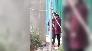 Bắt quả tăng hai em học sinh địt nhau ở sân trường