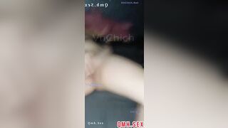 Qua phòng chị dâu thì bắt gặp chị banh lồn xem sết nứng nhoe nhoét nước
