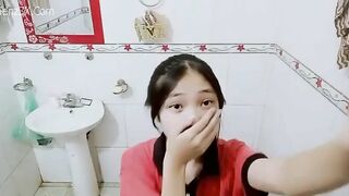 Em xinh thủ dâm trong nhà tắm ( full kho link 32gb t.me/ttdsuutam )