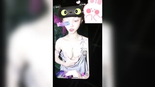 Em gái 208 khoá phòng show bình sữa