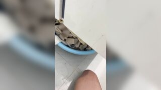 Qua nhà nhỏ bạn thân được quá áo ngực mới thay ra