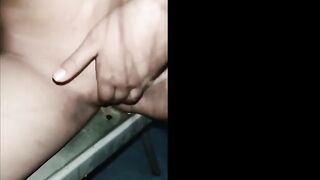 E gái lén thủ dâm ở UBND xã xong cho trưởng thôn djt