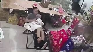 Em gái phát hiện anh trai sục cặc thủ dâm , ngại vl