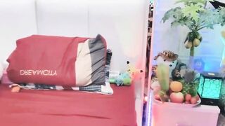 E gái thử sex toy mà rung mạnh nước bắn ướt hết sofa sướng vl ra
