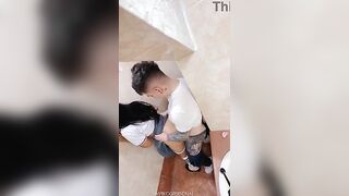 Hai em sinh viên đang học nứng quá dẫn nhau ra nhà vệ sinh địt nhau cho bớt nứng