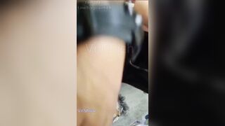 Gạ địt hiếp dâm con bạn thân mải chơi điện thoại cho địt sướng vl ra