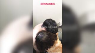 Quay lén cặp đôi làm tình trong wc