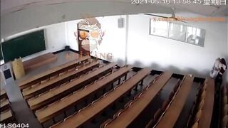 Phát hiện học sinh gạ địt cô giáo sau khi cả trường đi về và cái kết