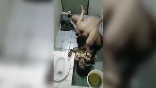Clip Hot Đi Hát Uống Say Bị Dắt Vào Wc Hiếp Mất Đời Gái