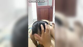 Thấy thằng nhỏ là em lao vào bú liếm