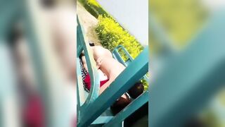 Độc khách, Phát hiện 2 cụ ông địt nhau trên xe 3 bánh trước khách tây