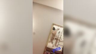 Chăn vợ bạn thân đụ nát lồn xuất xong phải tắm cho e nó