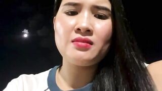Chị mbbg khoe mông to khi đi tập thể dục gạ trai ngoài công viên