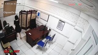 Hack Cam Phòng thay đồ UBND xã, Các đồng chí thay đồ lộ lồn