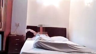 E học sinh ngồi trương chim chờ cô giáo đến bú cu lút cán sướng vl ra