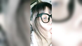 Bigo Live - Thủ Dâm Chảy Nước Cùng Em Gái Đéo Kính