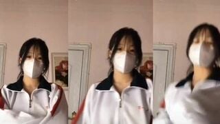 Huấn luyện em gái tôi cởi đồ và làm bài tập về nhà