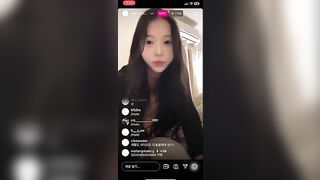 Hai em gái livestream thủ dâm show hàng