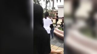 Mấy bé học sinh cấp 2 đánh nhau lột quần lột áo lộ lồn non ngay trước cổng trường p2