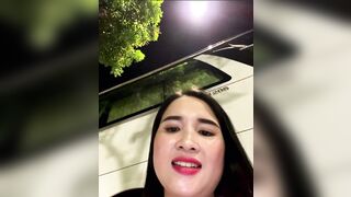 Chị mbbg vú to đi gạ trai trong lúc tập thủ dục nhìn dâm đãng