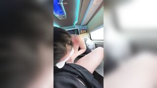Gái dâm địt nhau trên xe giường nằm dâm đãng thì bị chủ xe phát hiện